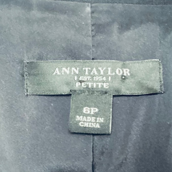 Ann Taylor 2 PC Petite Navy Tropical Wool Suit - 6P - Picture 3 of 6